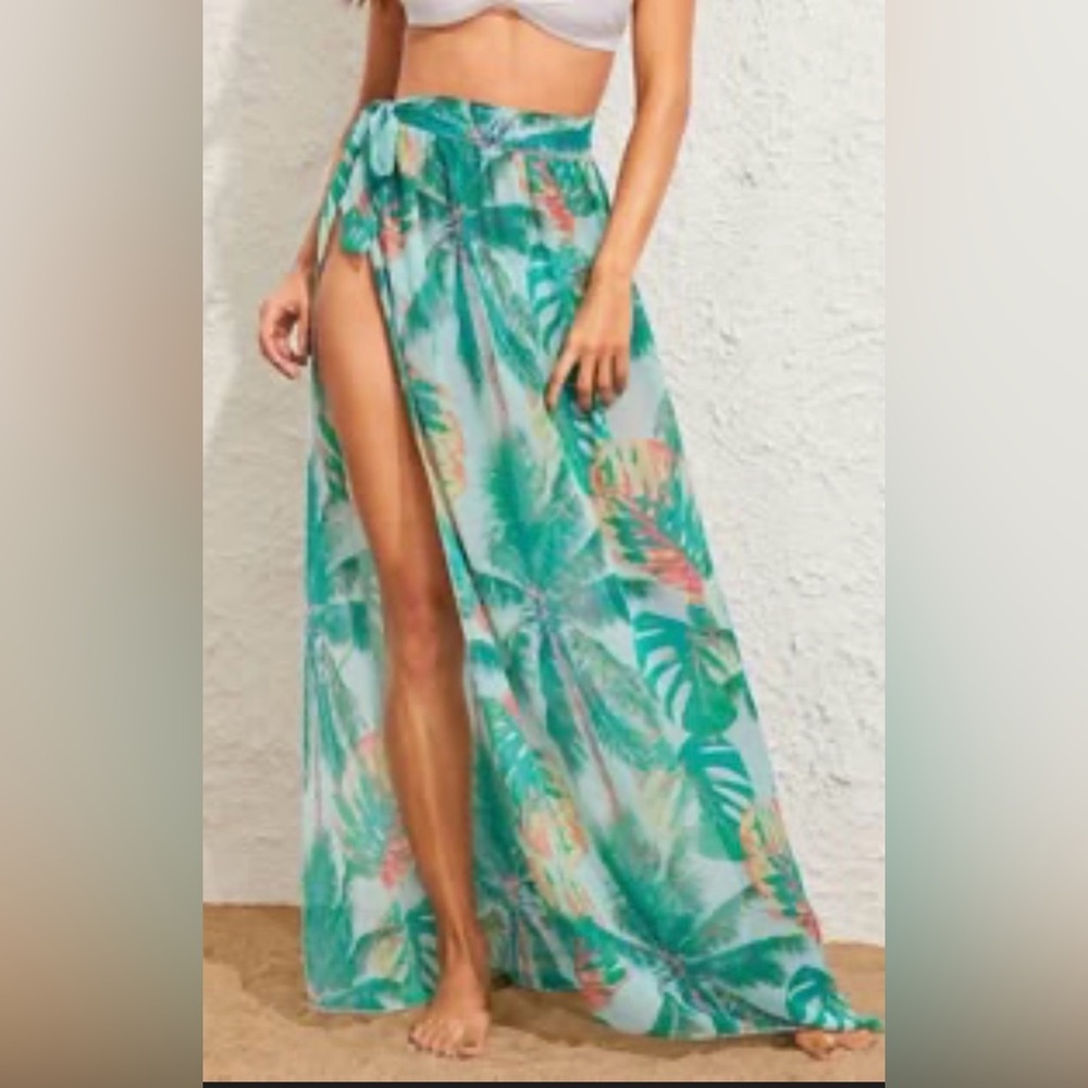 Tropical Leaf Print Sarong
